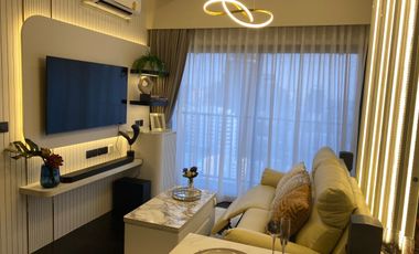 For sale 2 bed condo in Watthana, Bangkok