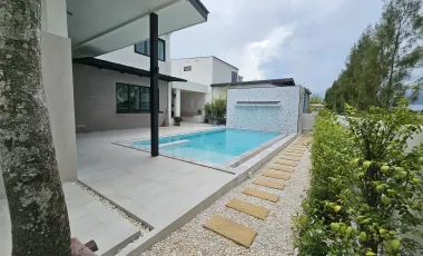 For sale 4 Beds villa in Mueang Phuket, Phuket