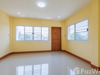 For sale 2 bed townhouse in Mueang Phrae, Phrae