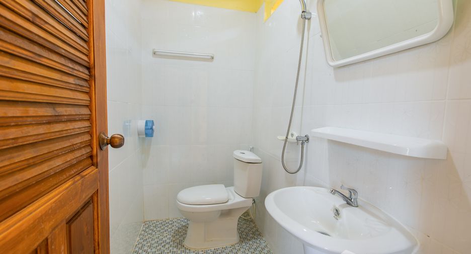 For sale 2 bed townhouse in Mueang Phrae, Phrae
