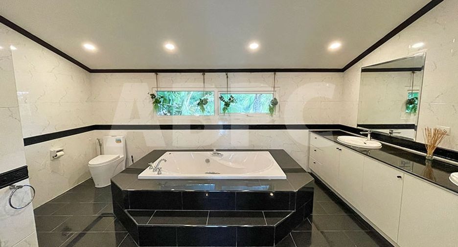 For sale 3 bedrooms house in Bang Lamung, Chonburi