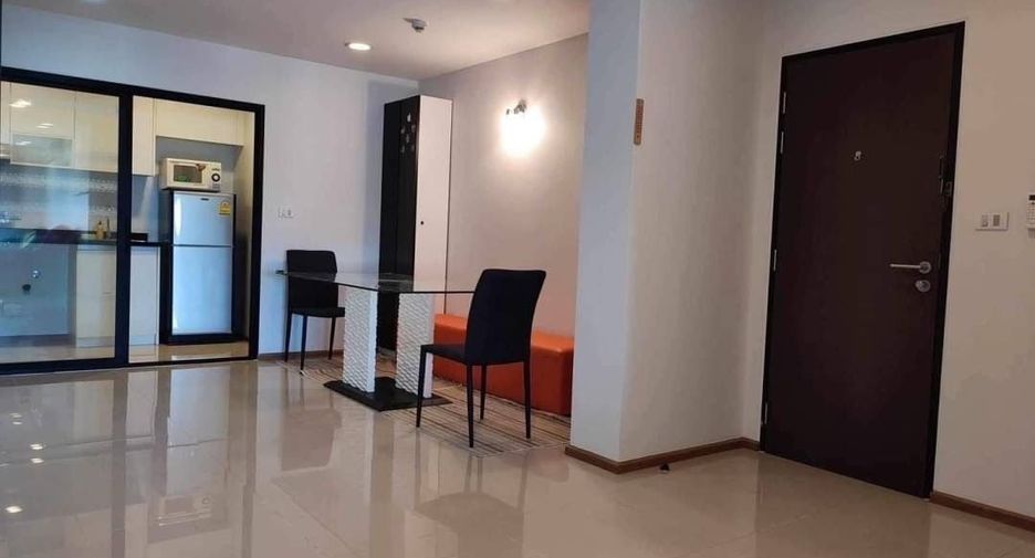 For rent 2 bed condo in Phaya Thai, Bangkok