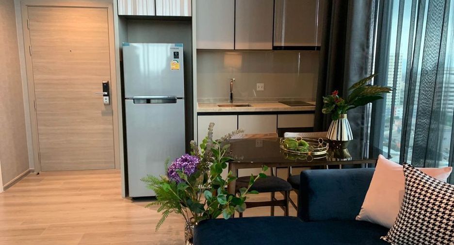 For rent 2 Beds condo in Phaya Thai, Bangkok