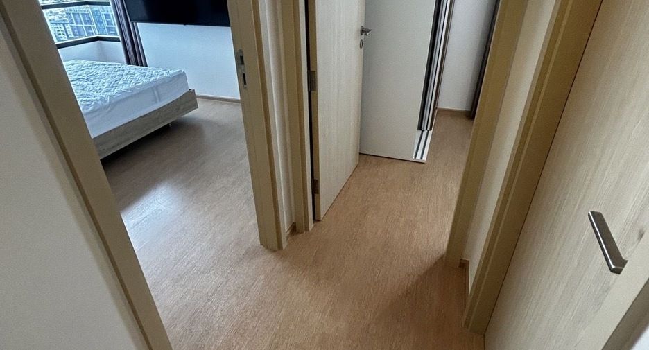 For rent 2 bed condo in Watthana, Bangkok