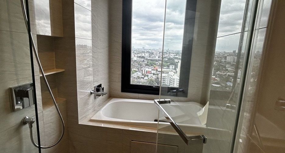 For rent 2 bed condo in Watthana, Bangkok