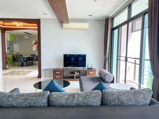 For sale 4 bed condo in Kathu, Phuket