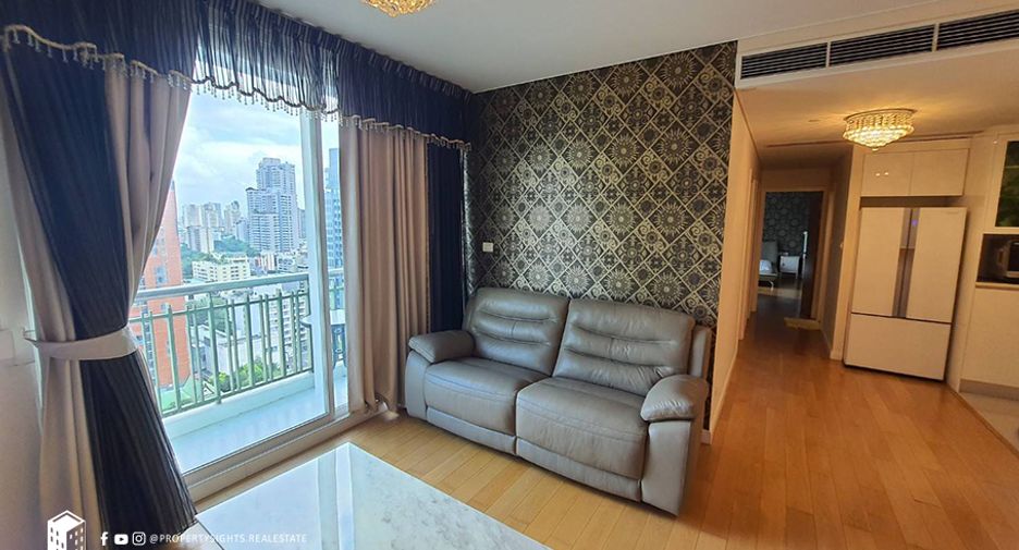 For rent 3 bed condo in Watthana, Bangkok