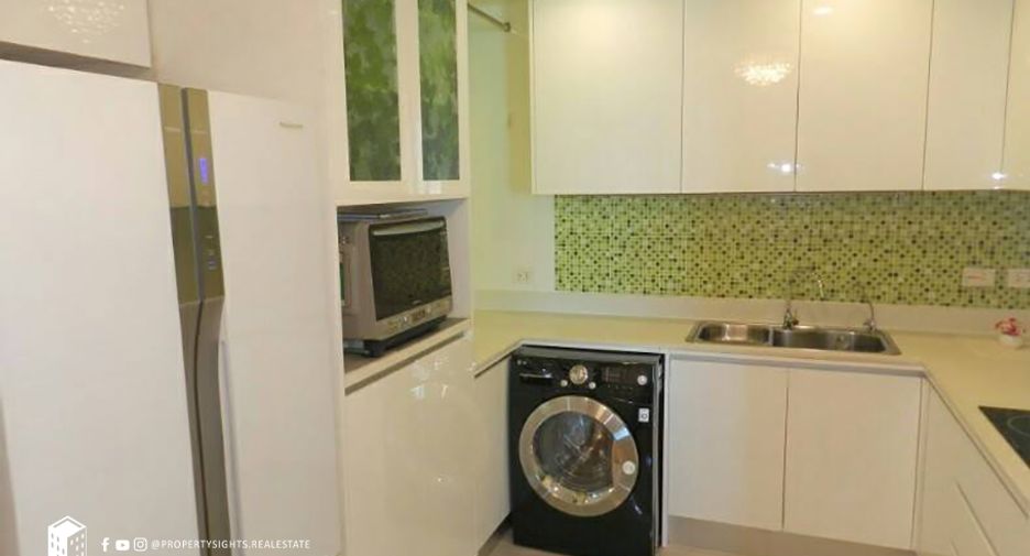For rent 3 bed condo in Watthana, Bangkok