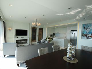For rent 3 bed condo in Yan Nawa, Bangkok