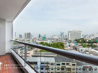 For rent 3 bed condo in Yan Nawa, Bangkok