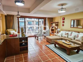 Casa adosada en venta de 5 habitaciones en Bang Lamung, Chonburi
