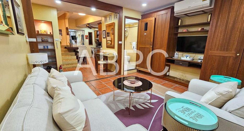 For sale 5 ベッドルーム townhouse in Pratumnak, Pattaya