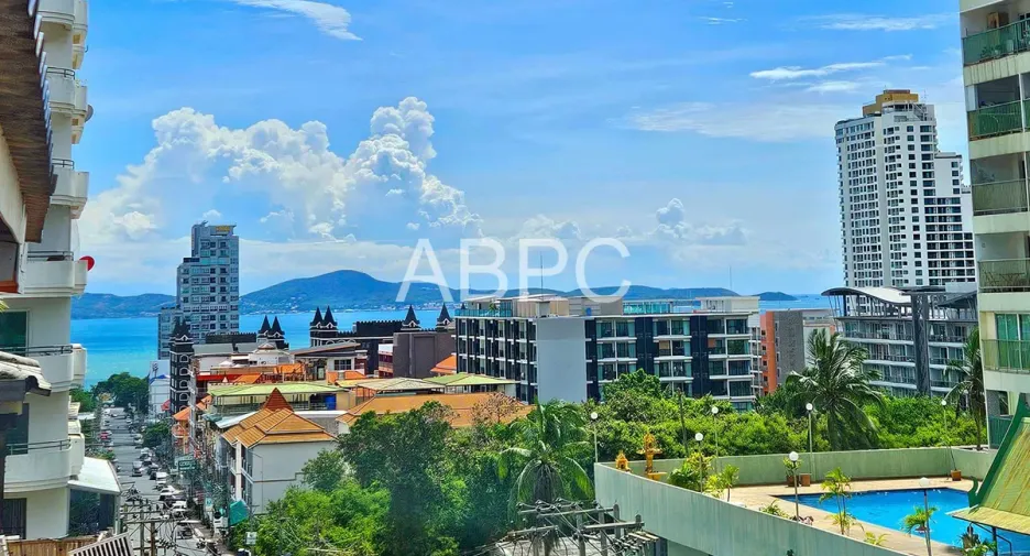 For sale 5 bedrooms townhouse in Bang Lamung, Chonburi