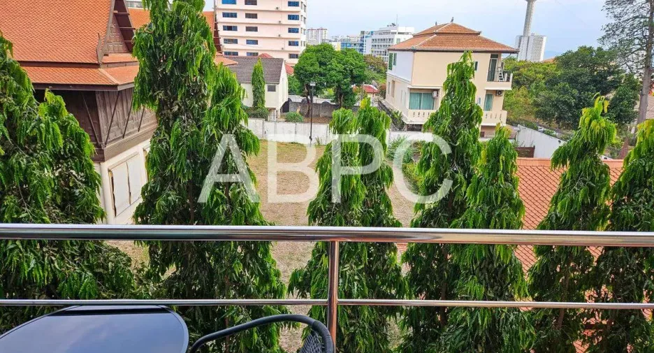 For sale 5 bedrooms townhouse in Bang Lamung, Chonburi