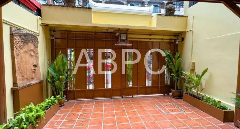 For sale 5 bedrooms townhouse in Bang Lamung, Chonburi