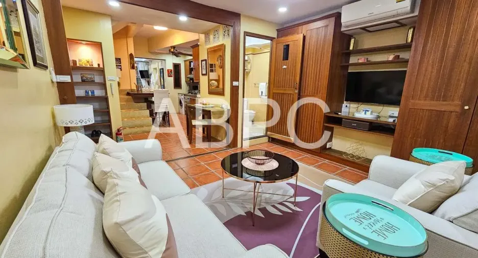 For sale 5 bedrooms townhouse in Bang Lamung, Chonburi