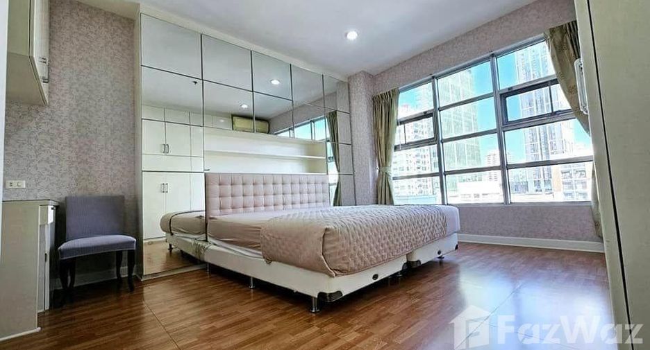 For rent 3 Beds condo in Phaya Thai, Bangkok