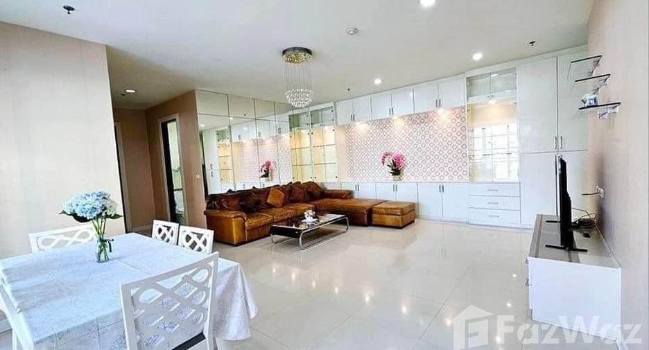For rent 3 Beds condo in Phaya Thai, Bangkok