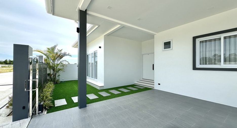 For sale 3 bedrooms house in Bang Lamung, Chonburi