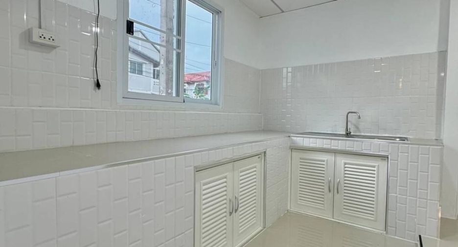For sale 4 bed house in Sai Noi, Nonthaburi