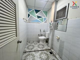 For sale 5 bed townhouse in Mueang Phitsanulok, Phitsanulok