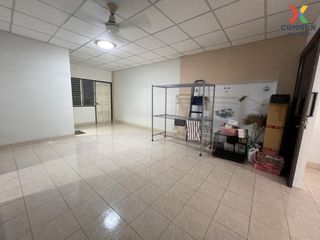 For sale 5 bed townhouse in Mueang Phitsanulok, Phitsanulok