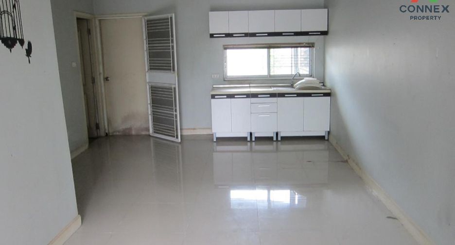 For sale 3 bed townhouse in Pak Kret, Nonthaburi