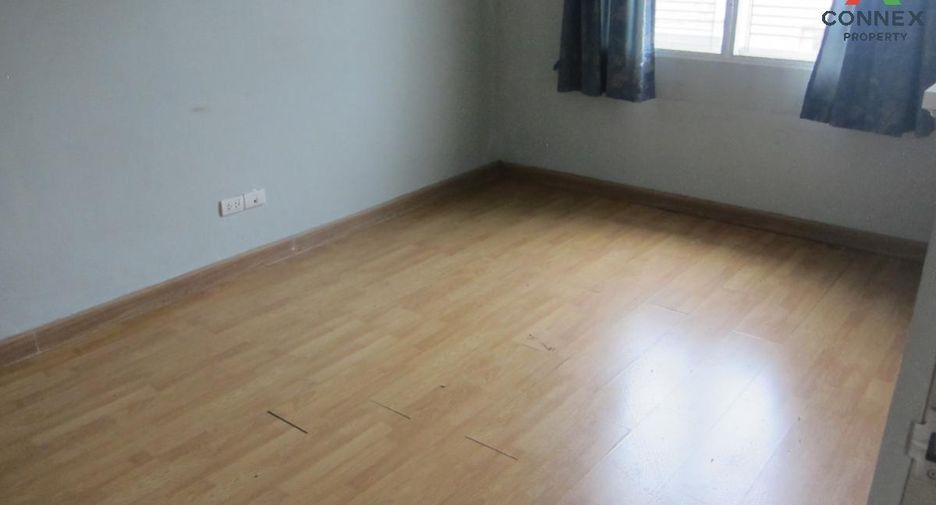 For sale 3 bed townhouse in Pak Kret, Nonthaburi