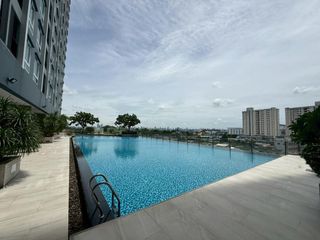 For sale 2 bedrooms condo in Mueang Samut Prakan, Samut Prakan