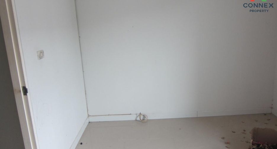 For sale 3 bed townhouse in Pluak Daeng, Rayong