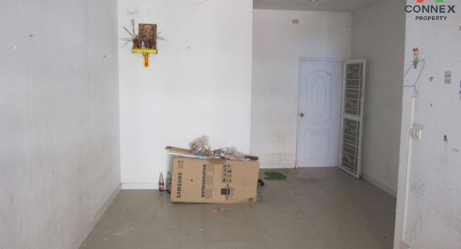For sale 3 bed townhouse in Pluak Daeng, Rayong