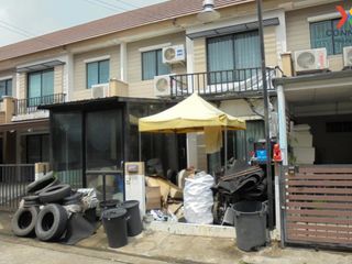 For sale 1 Beds townhouse in Lam Luk Ka, Pathum Thani