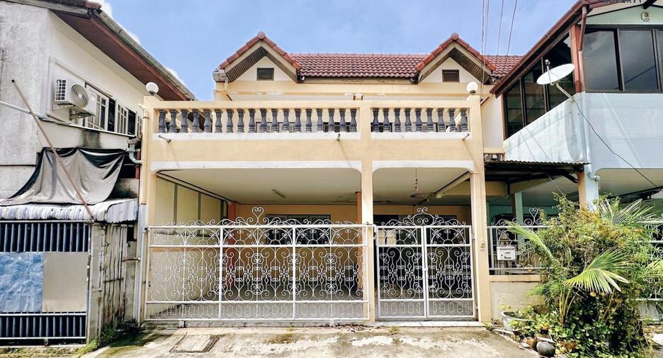 For sale 4 Beds townhouse in Mueang Nonthaburi, Nonthaburi