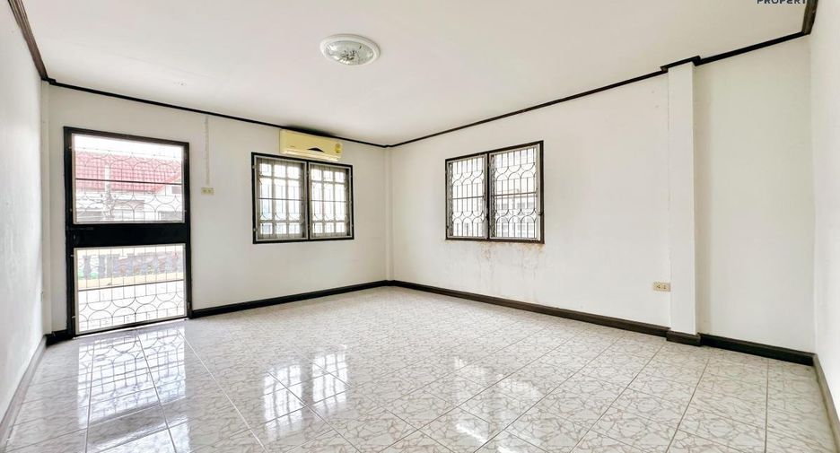 For sale 4 Beds townhouse in Mueang Nonthaburi, Nonthaburi