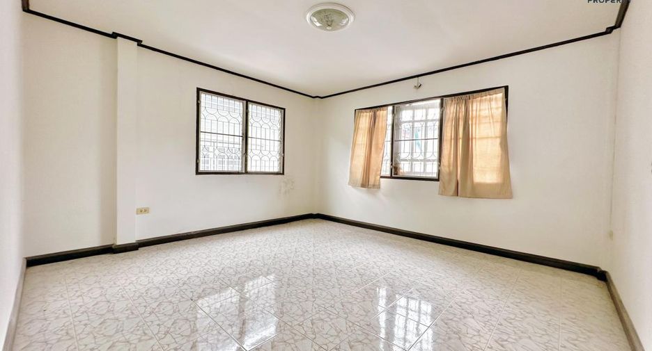 For sale 4 Beds townhouse in Mueang Nonthaburi, Nonthaburi