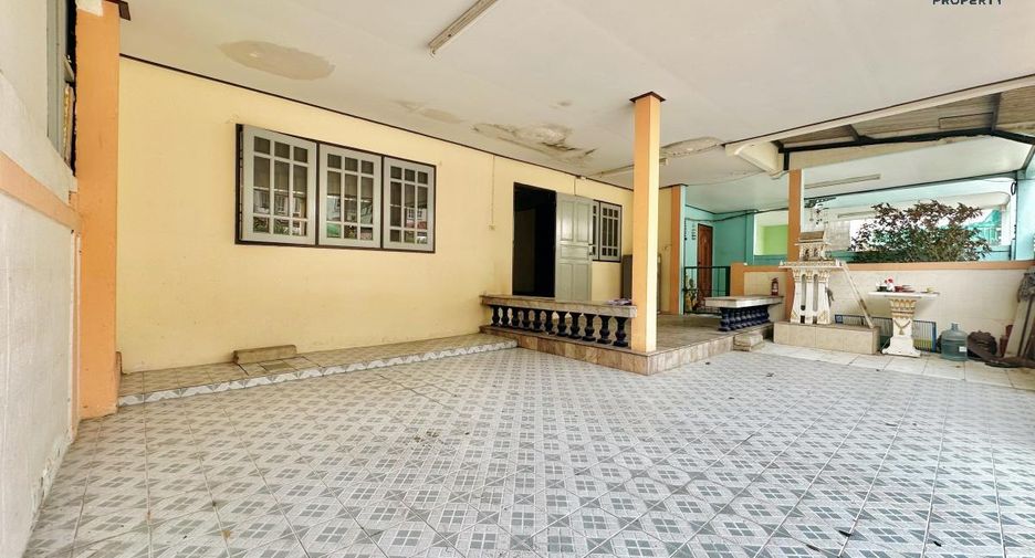 For sale 4 Beds townhouse in Mueang Nonthaburi, Nonthaburi