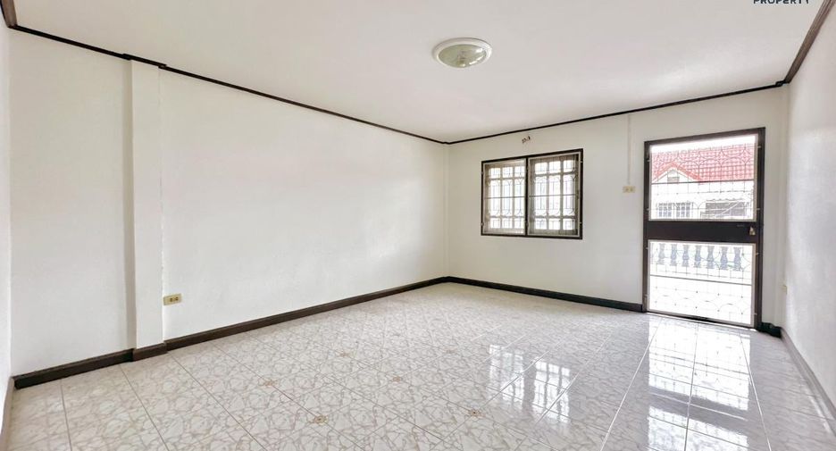 For sale 4 Beds townhouse in Mueang Nonthaburi, Nonthaburi