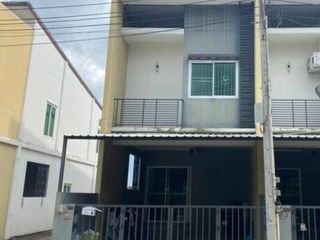 For sale 3 Beds townhouse in Pluak Daeng, Rayong