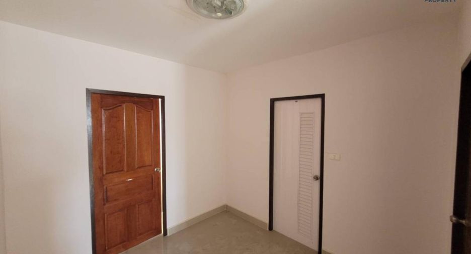 For sale 3 bed retail Space in Mueang Nong Khai, Nong Khai