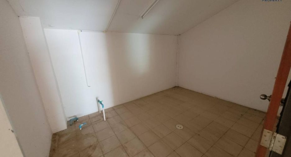 For sale 3 bed retail Space in Mueang Nong Khai, Nong Khai
