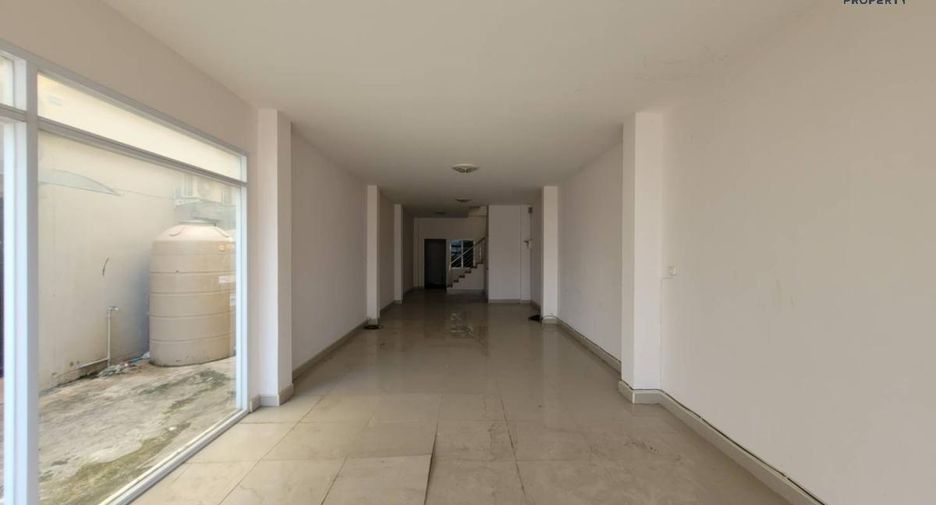 For sale 3 bed retail Space in Mueang Nong Khai, Nong Khai