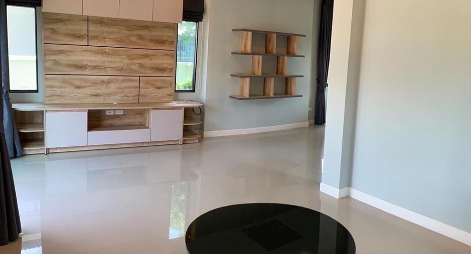 For rent 3 Beds house in Lam Luk Ka, Pathum Thani