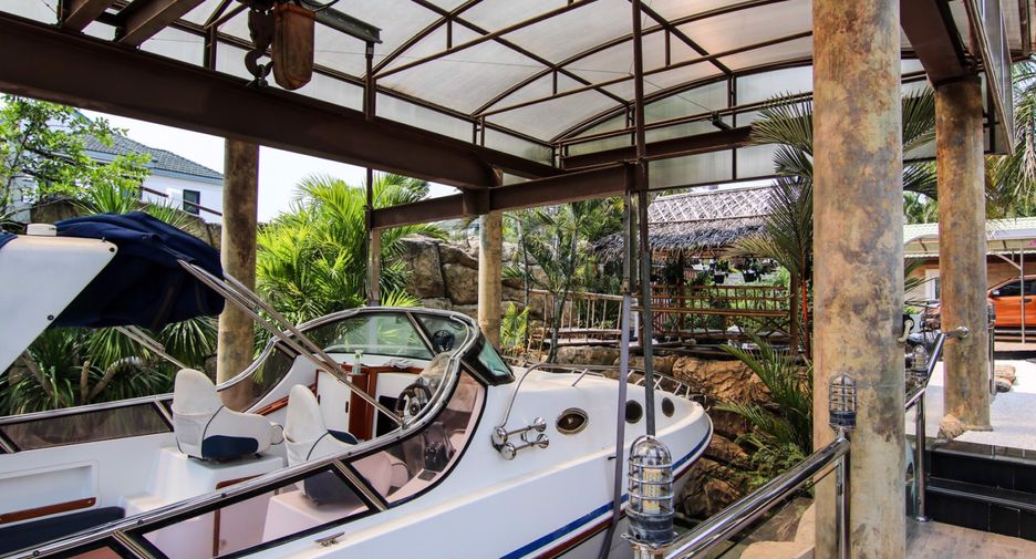 For sale 4 bed house in Sattahip, Chonburi