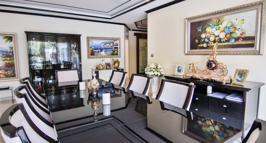 For sale 4 bed house in Sattahip, Chonburi