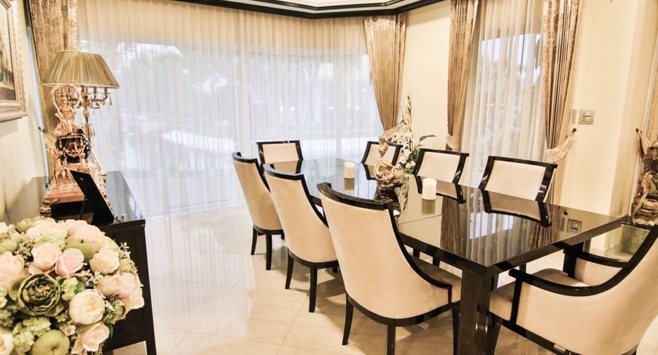 For sale 4 bed house in Sattahip, Chonburi