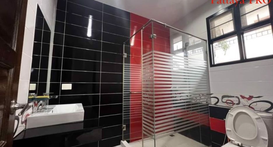 Haus zum Kauf mit 3 Zimmer in Bang Lamung, Chonburi