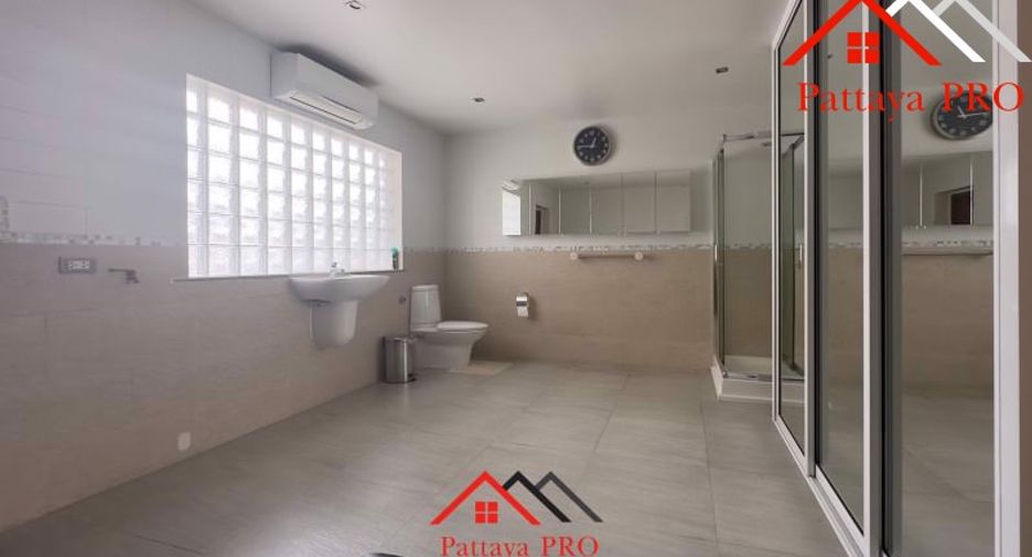 Haus zum Kauf mit 4 Zimmer in Bang Lamung, Chonburi