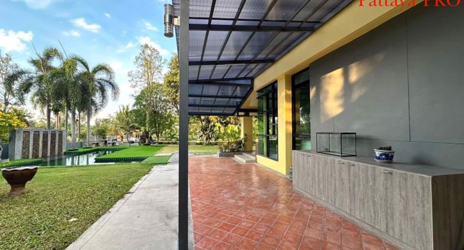 For sale 4 bedrooms house in Bang Lamung, Chonburi