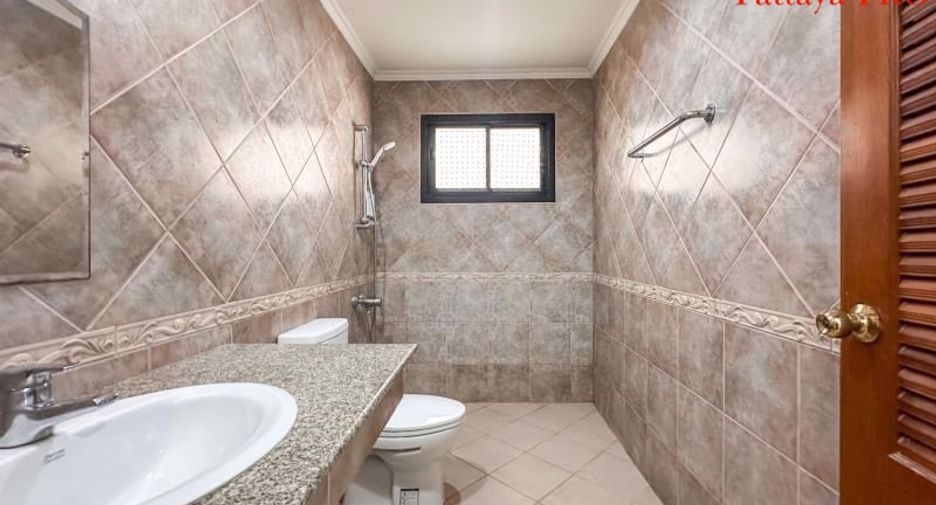 For sale 3 bed house in Bang Lamung, Chonburi