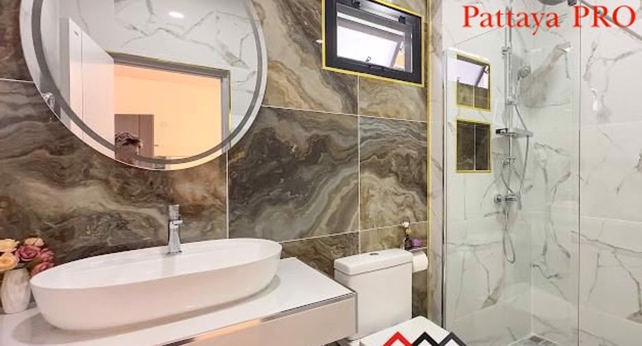 Haus zum Kauf mit 4 Zimmer in Bang Lamung, Chonburi